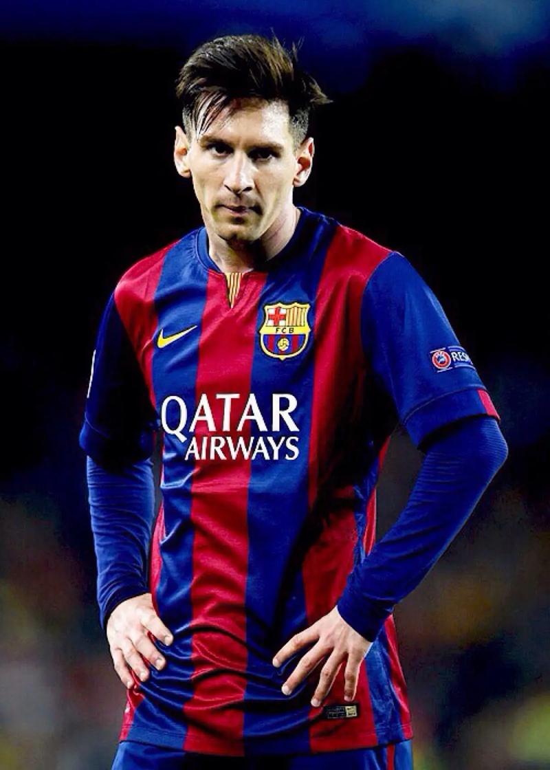 德国队2026年世界杯球衣：三色条纹致敬1990&2014年冠军球衣（德国队2026世界杯战袍：三色纹带致敬1990与2014双冠经典）