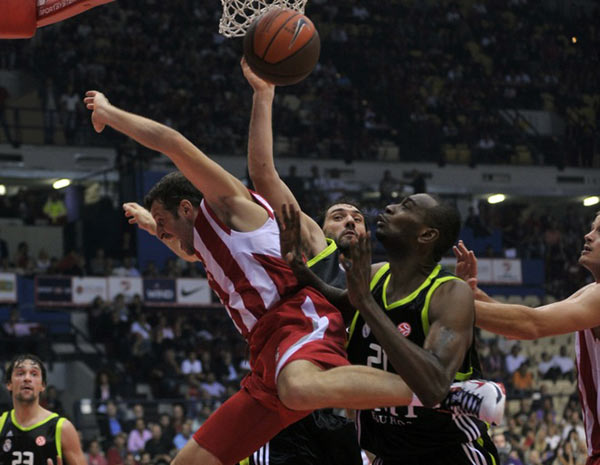 中超联赛总结：积分榜前三分析,（中超赛季回顾：积分榜前三队解析）