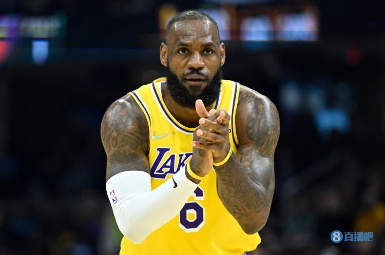 法甲战报：南野拓实一击制胜，十人摩纳哥1-0险胜巴黎（法甲简讯：南野拓实打入制胜球，十人摩纳哥1-0力克巴黎）