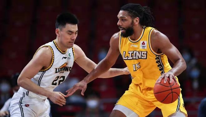 斯皮纳佐拉：我们没能踢好，感觉本菲卡更强、更具侵略性（斯皮纳佐拉：本菲卡更强更具侵略性，我们表现不佳）