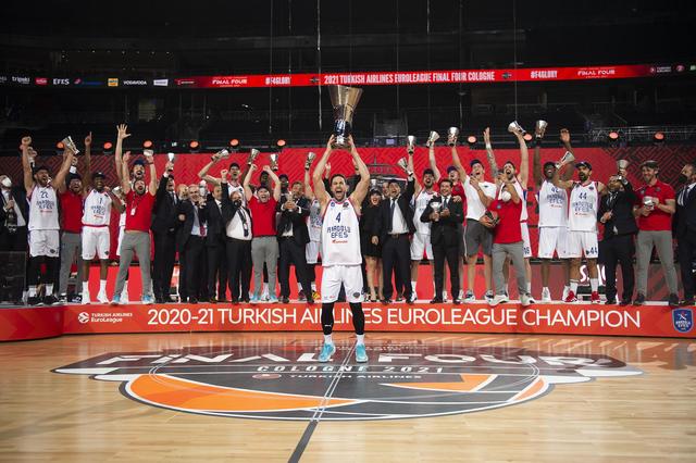 弗里克：没做好逼抢；我们不想用低位防守并靠反击1-0取胜（弗里克：逼抢未到位，我们不想依赖低位防守与反击去拿1-0）