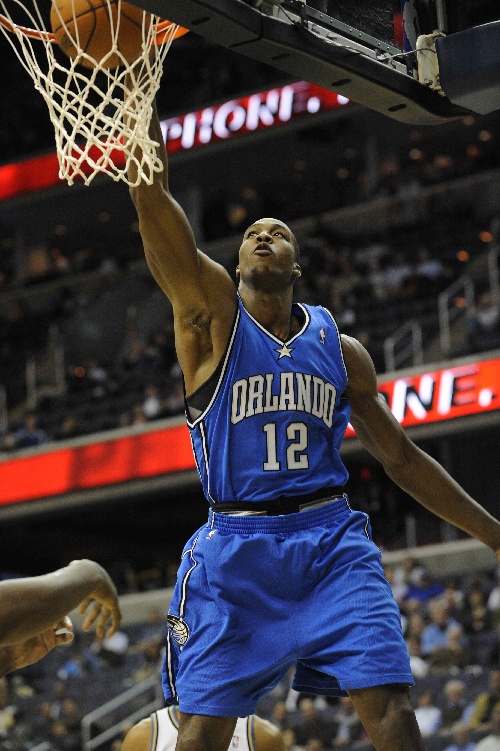 埃迪-豪：乔林顿看起来是腹股沟问题；我们有很多地方要改进（埃迪-豪：乔林顿疑似腹股沟伤势，球队还有不少地方要提升）