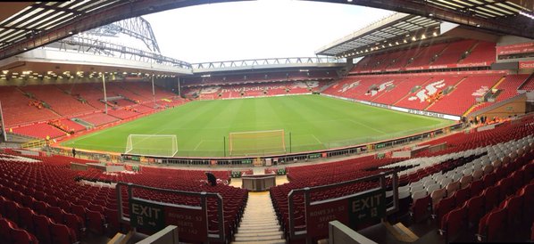 香港球迷：哲凯赖什登场令人激动！（香港球迷：哲凯赖什出场瞬间点燃全场）