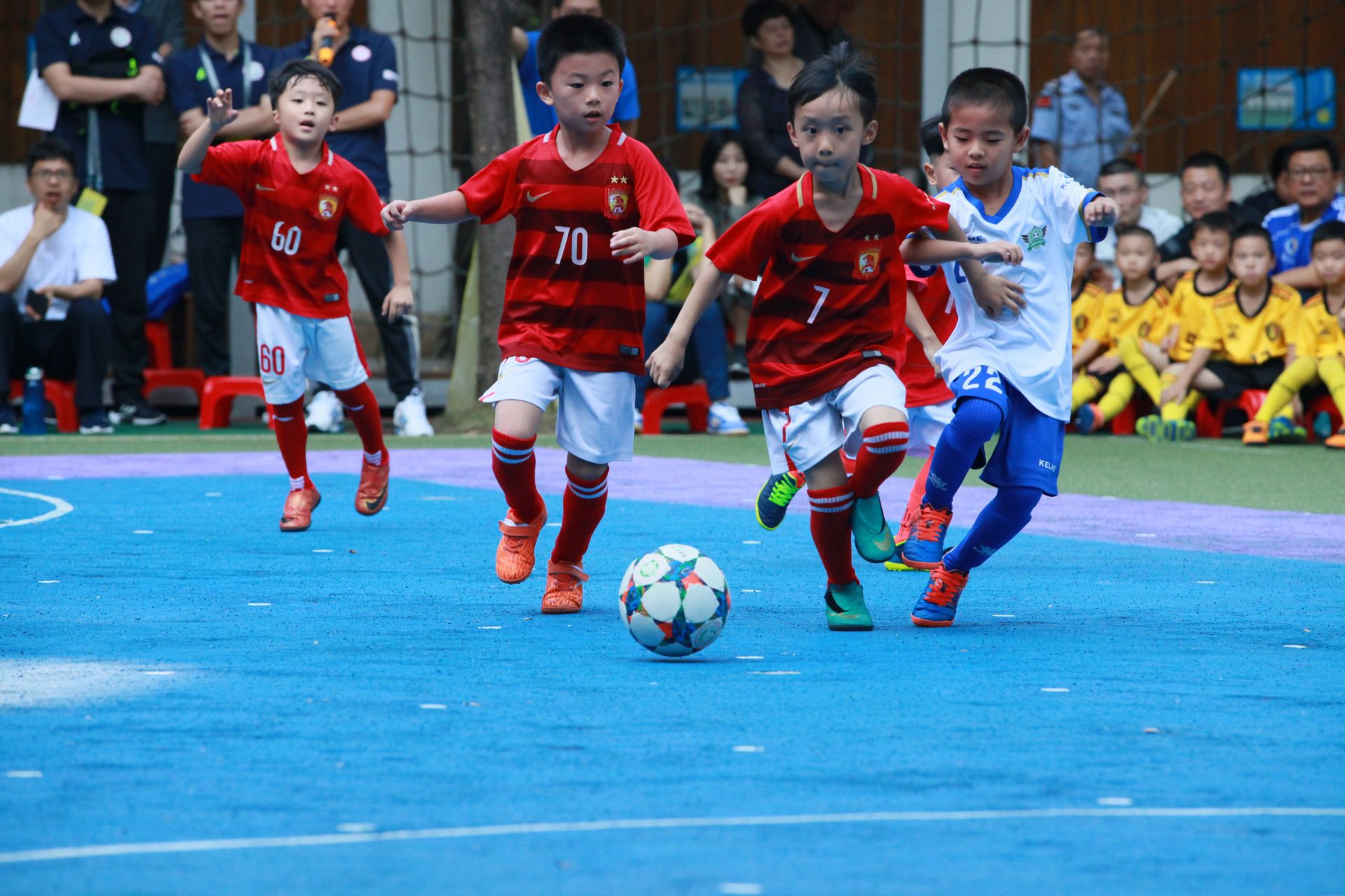 状元缺阵贝恩砍37分，吉迪22+9+6+8失误，魔术15分逆转送公牛4连败（状元缺席贝恩轰37分，吉迪22+9+6伴8失误，魔术克服15分劣势送公牛四连败）