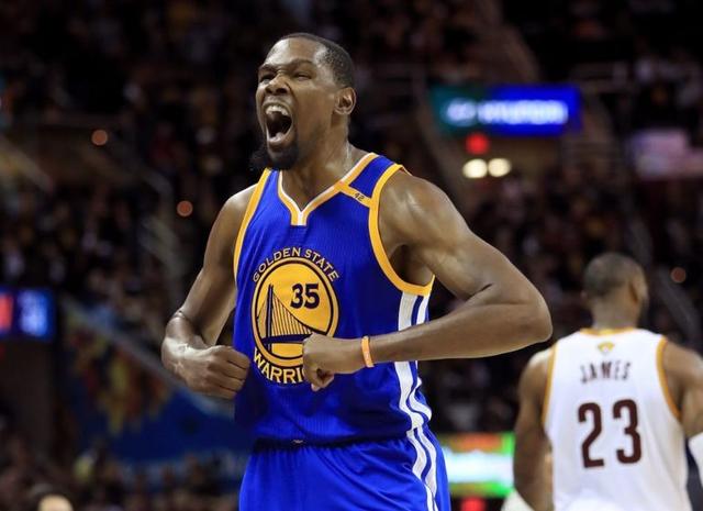 鲁媒：依木兰、陈泽仕参加山东队赛前合练，韩鹏参与了抢圈（鲁媒：依木兰、陈泽仕随队完成赛前合练 韩鹏亮相抢圈）