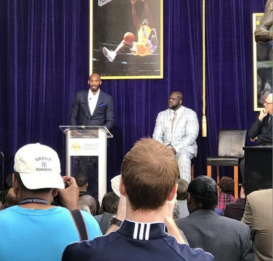 太阳队记：狄龙与裁判对峙使用不当言语，罚款35000美元（太阳随队记者：狄龙因与裁判争执出言不当，被罚3.5万美元）