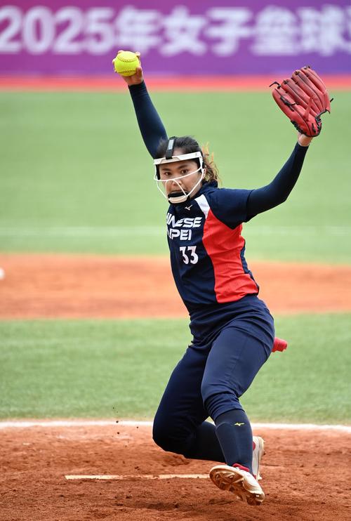 篮球篮网更新战术板，全队轮转更灵活（篮网优化战术体系，球队轮换更灵活）