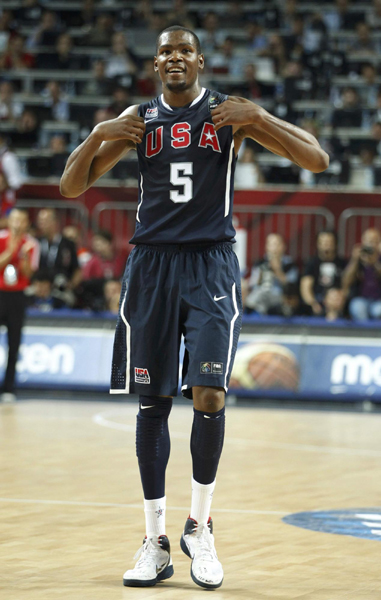 巴塞罗那理发师：欧洲杯期间，费尔明专门打电话让我给他理发（巴萨理发师透露：欧洲杯期间，费尔明特意来电点名理发）