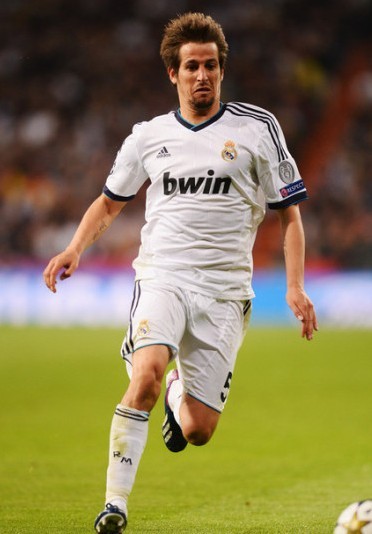 美记：恩比德右膝仍酸痛但治疗正确，他或许将缺席更久（美记：恩比德右膝仍感酸痛但治疗方向正确，缺阵期或进一步延长）