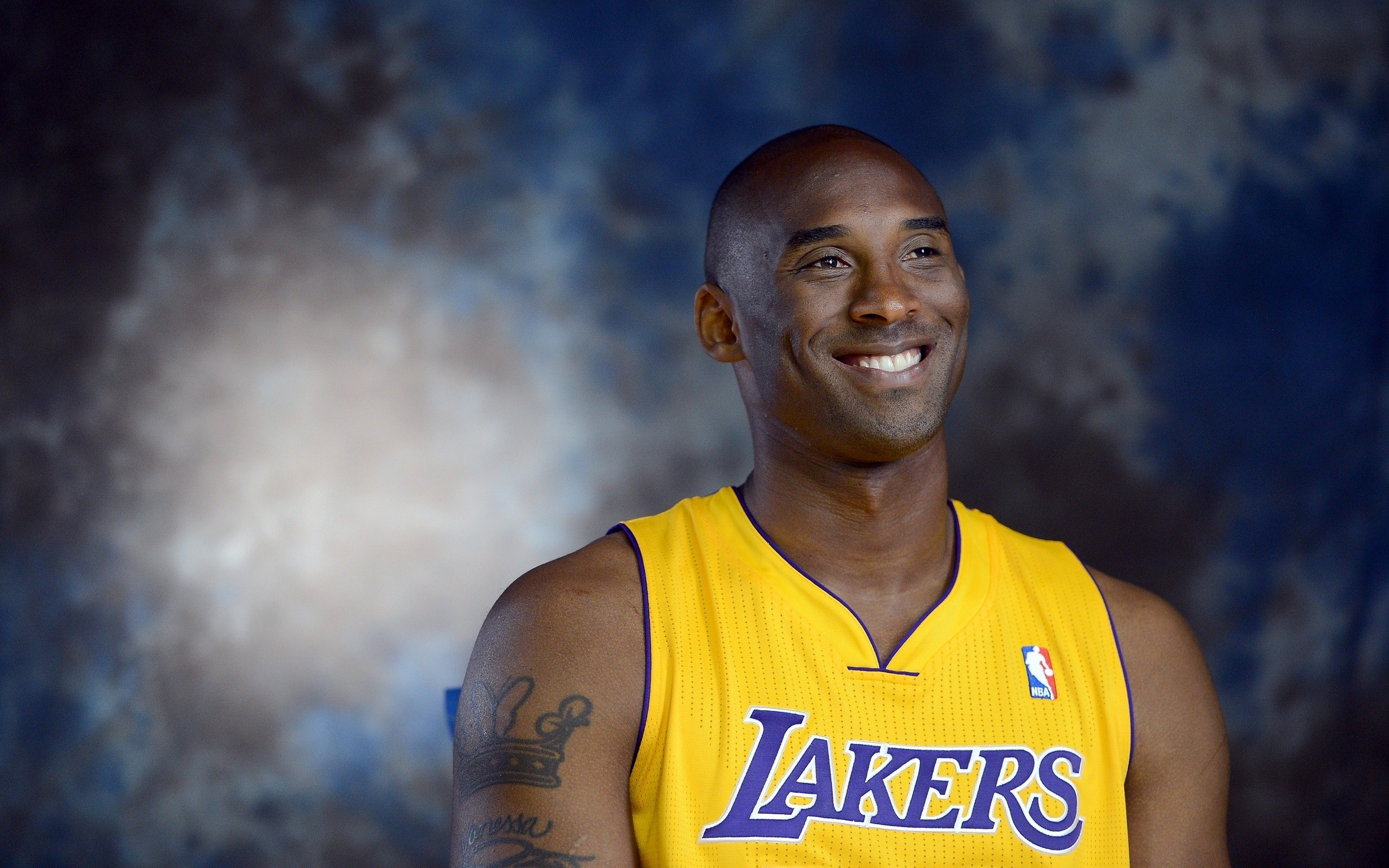 詹姆斯17投4中，纪录被终结，险成输球罪人，最后一传将功补过（17投仅4中，詹姆斯手感低迷，纪录终止险成罪人，末秒一传救主）