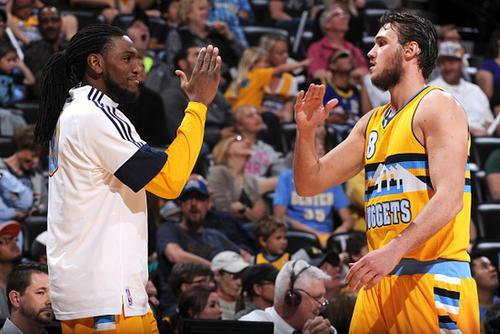 巴洛特利：现在的足球对抗更激烈，我认为自己仍能有出色表现（巴洛特利：当今足球对抗更强，但我依然能踢出高水准）