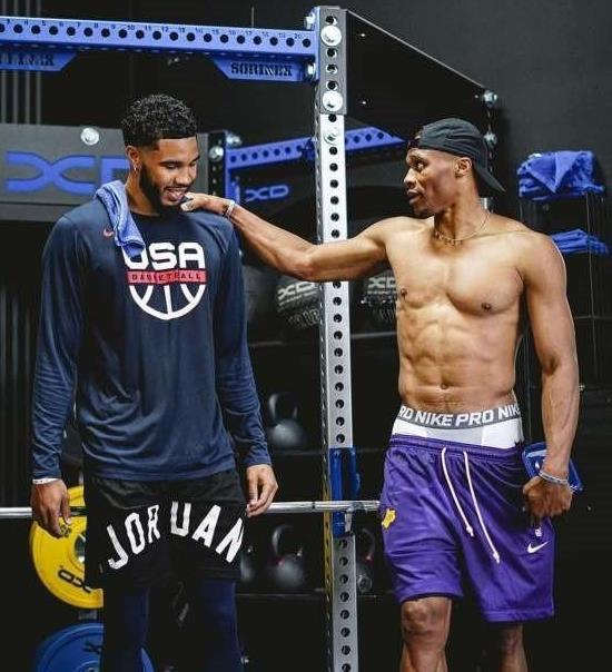 足球报：亚泰这几年都是寅吃卯粮，意向球员听说后婉拒邀请（《足球报》：亚泰近年靠预支度日，多名意向球员闻讯后拒绝加盟）