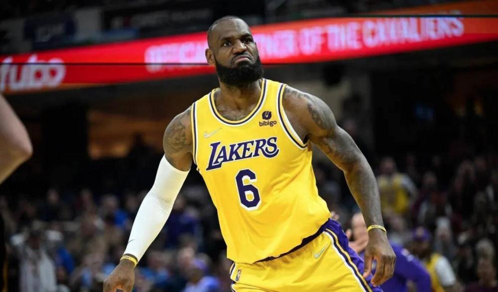 生涯首次伤病！杨瀚森被累倒，缺席比赛！（职业生涯首次受伤，杨瀚森因疲劳无缘出战）